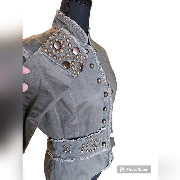 Lani Army Green 100% Cotton Lace Trim Cropped Pirate Jacket, Brass Studs Size M - Picture 7 of 11
